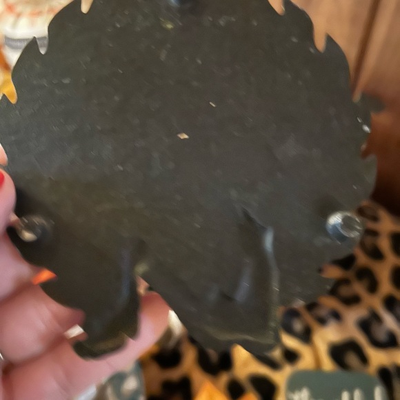 Vintage cast metal wall trivet, farmhouse, kitsch if more were self starters - Picture 5 of 5